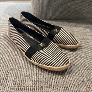 Soft Style Hush Puppies Striped Navy White Espadrilles w Hemp Rope Style Trim